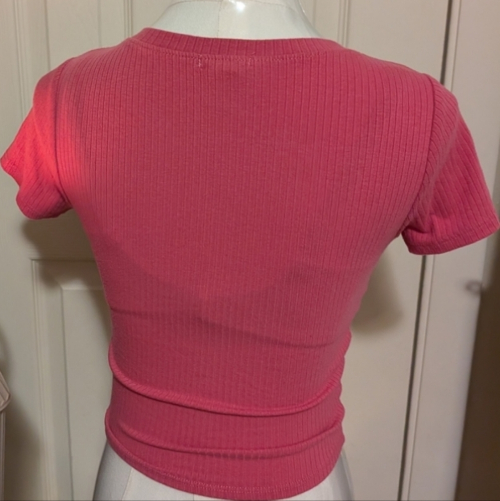 🩷👕💚 4 Fitted Short Sleeve Ribbed Crop Tops (EUC barely worn!) - Picture 15 of 16